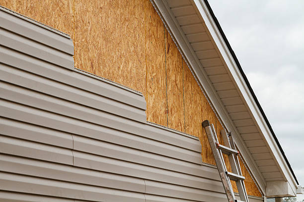24/7 Emergency Vinyl Siding experts in Benson, MN
